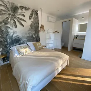 https://la-belle-vue-cuers.fr-provencehotel.com